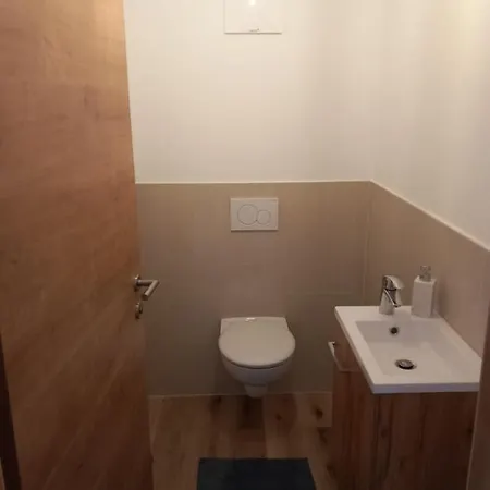 Feriennest Ossiachersee 博登斯多夫